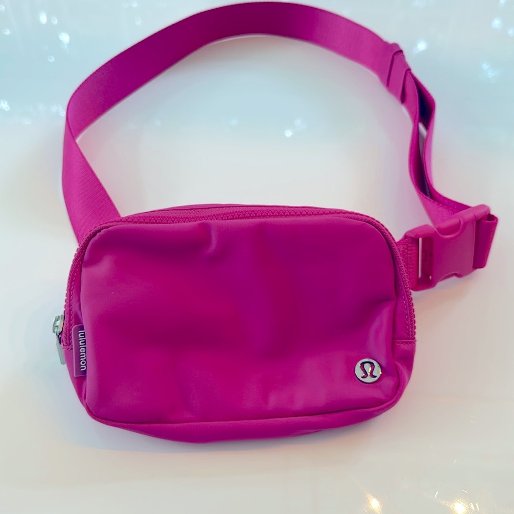 Lululemon Belt Bag - NEW